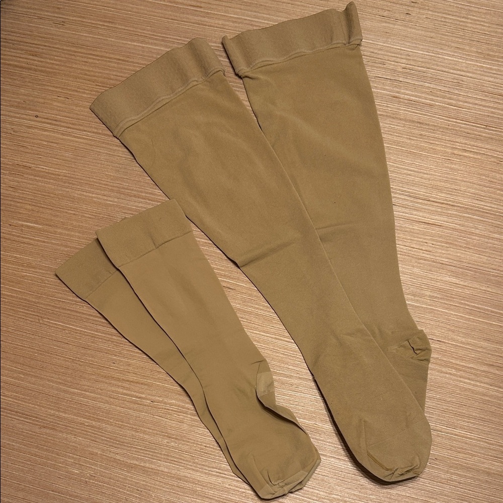 Women's Support Knee-High Compression Hosiery in Tan Size M